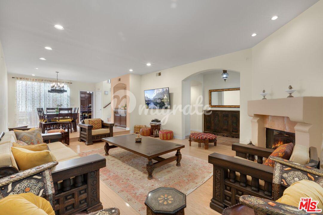 Вилла в 2143 COLBY Ave - West L.A., California