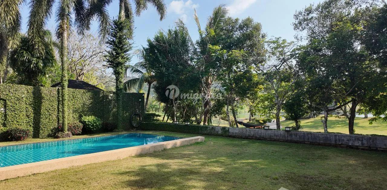 Phuket Country Club