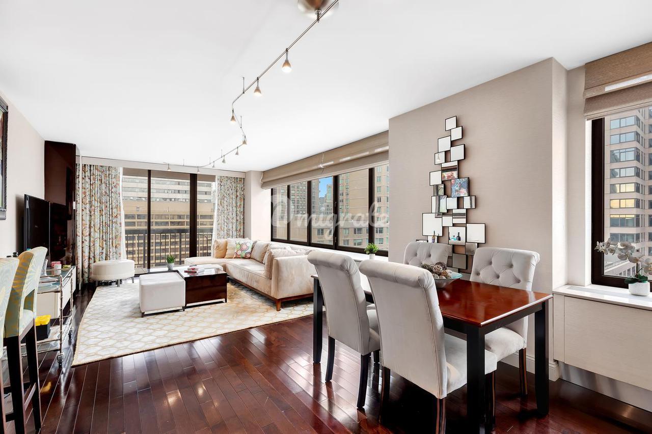 Кондоминиум в The Oxford, 422 E 72ND ST, 14D - Lenox Hill, New York