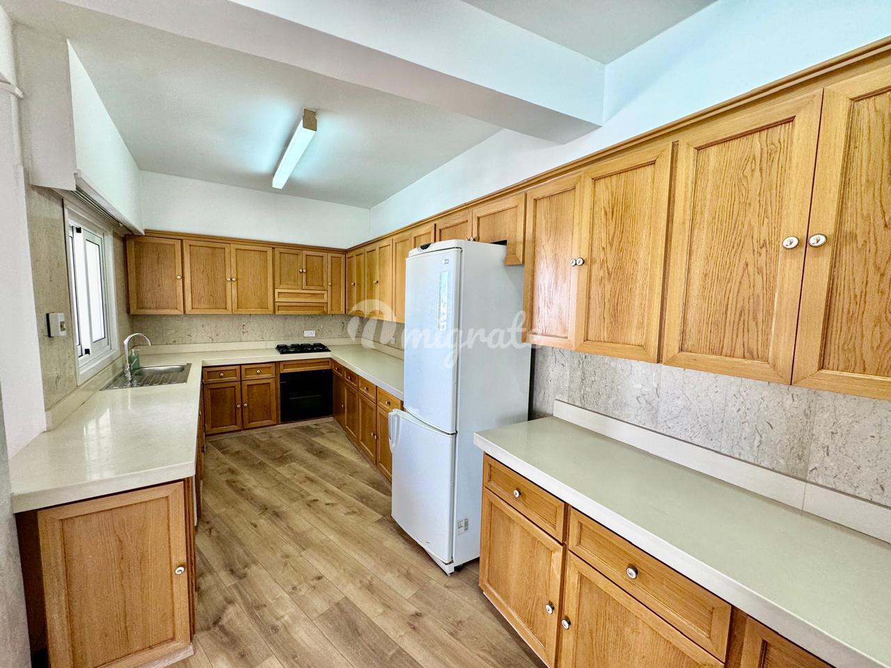 Квартира с 5 спальнями в Агиа Зони, Лимассол
 (5 Bedroom Apartment in Agia Zoni, Limassol)