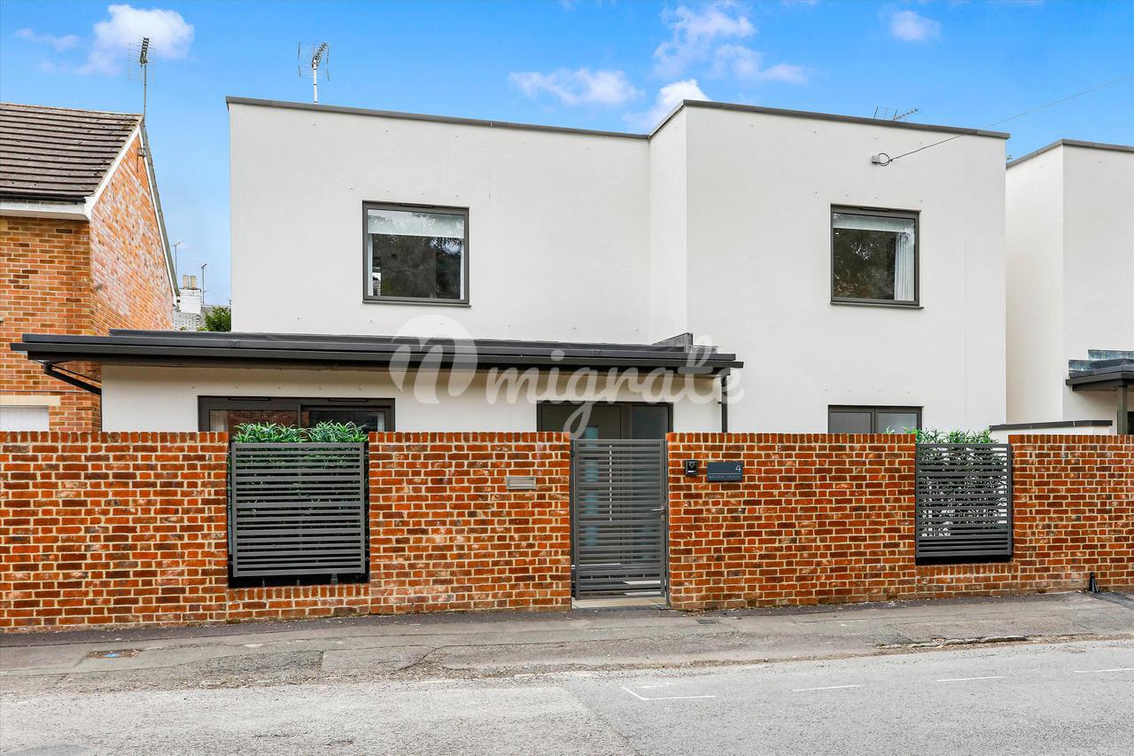 Вилла в Andover Walk, Cheltenham, Gloucestershire, GL50