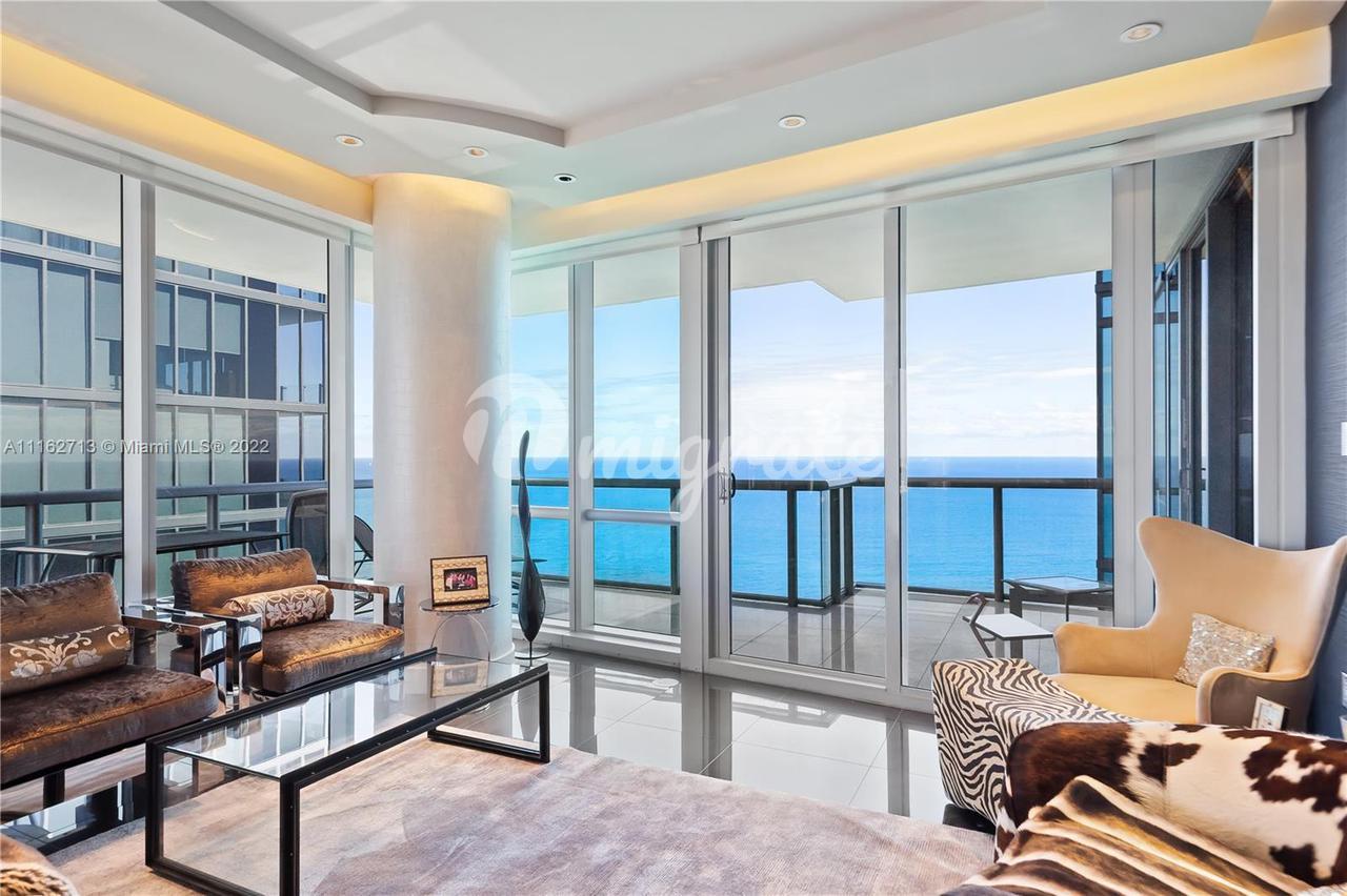Кондоминиум в 17121  Collins Ave , 3708 - Sunny Isles Beach, Florida