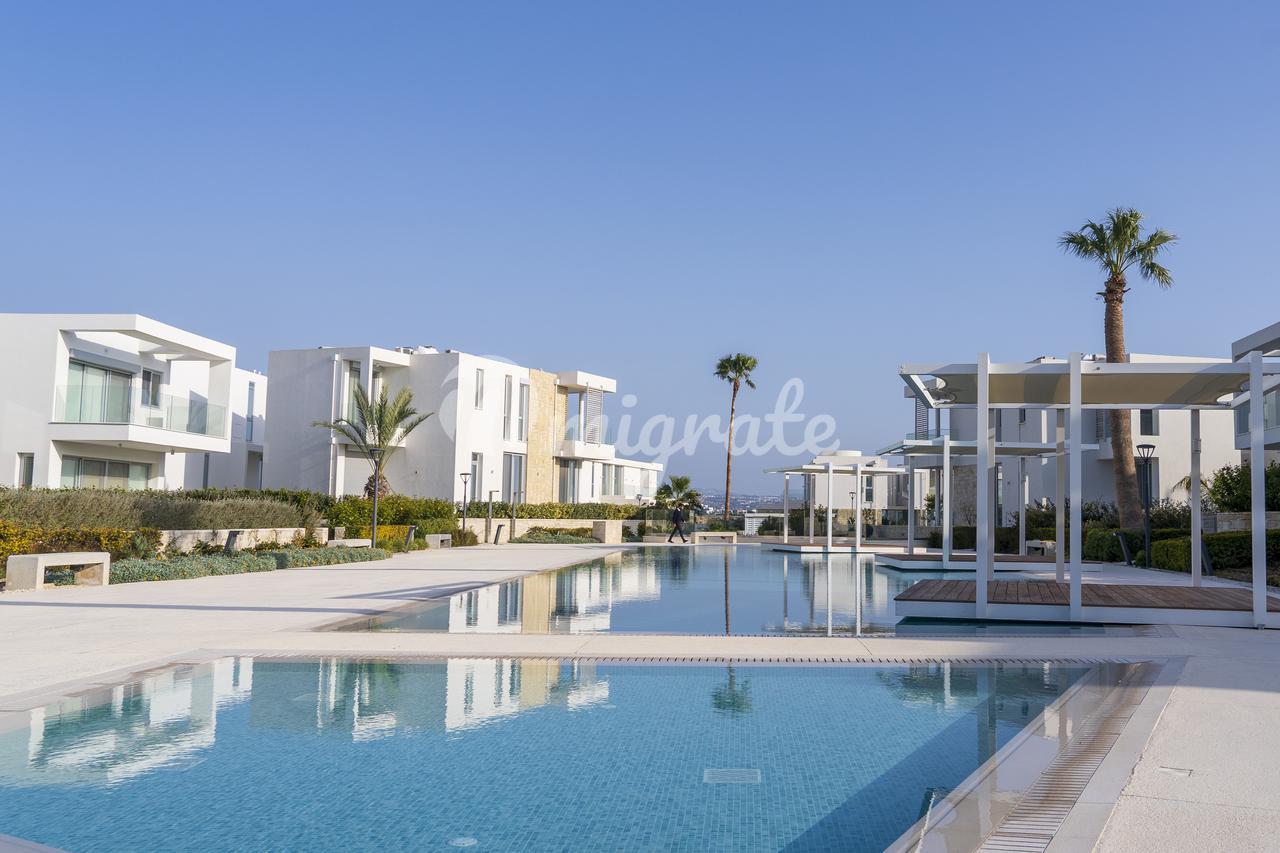 Виллы на престижном курорте рядом с Пафосом (CORAL SEAS VILLAS (Leptos))