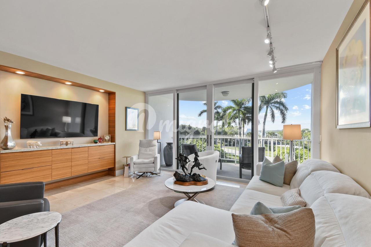 Кондоминиум в 2295 S Ocean Boulevard, 316 - Palm Beach, Florida