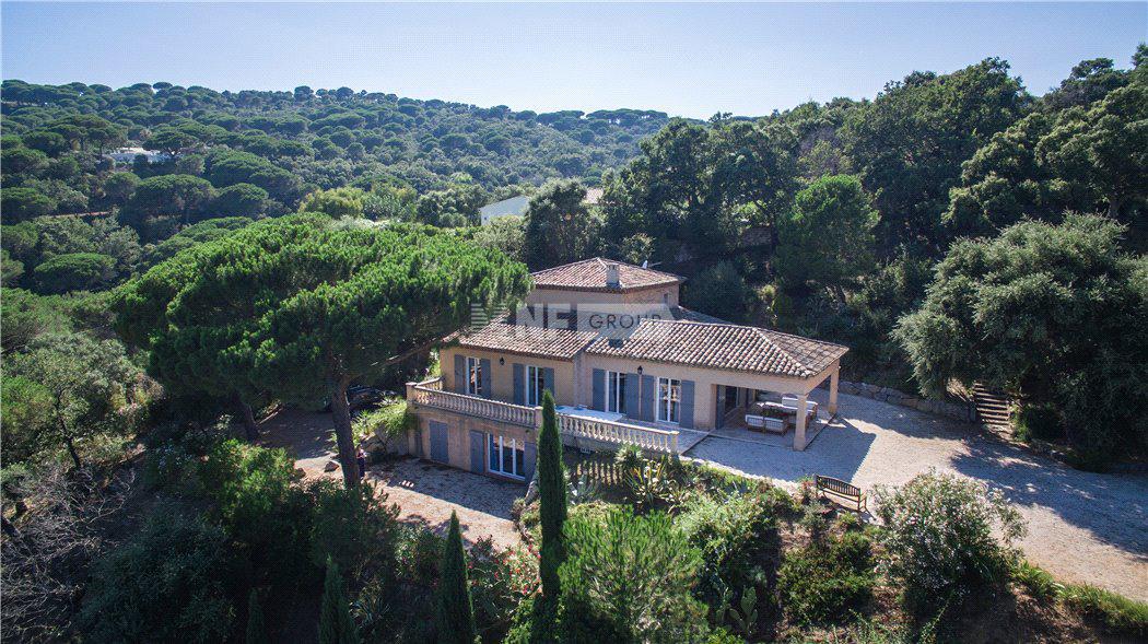 Прекрасная вилла с садом в Раматюель