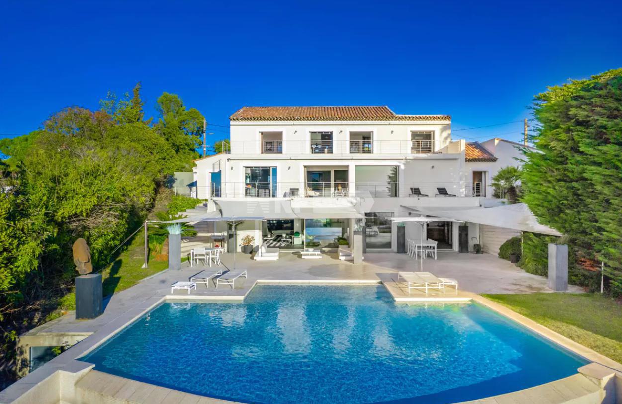 Роскошная вилла в одном из самых востребованных районов Канн (Knight Frank 25.07.2023)