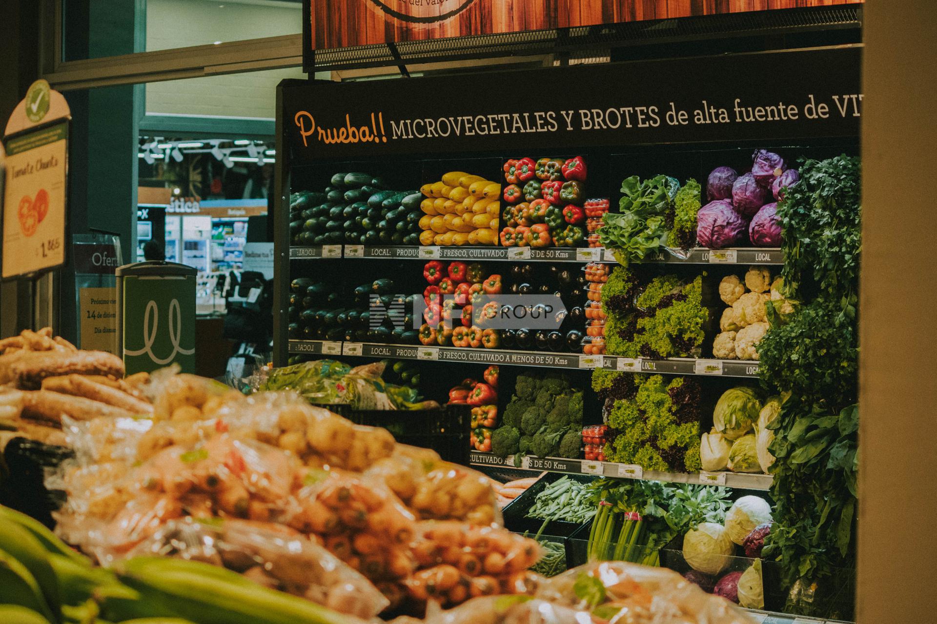 Сетевой супермаркет в районе Грасиа (Dinaste)