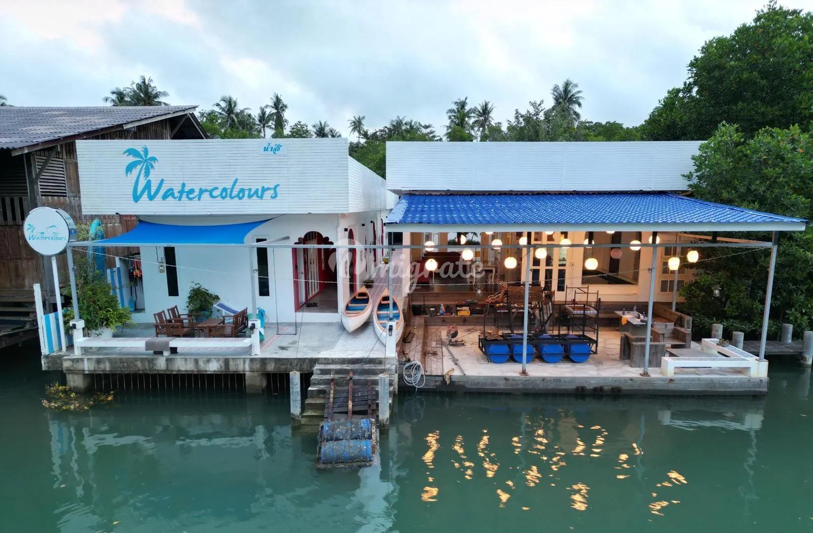 7 спален Гостиница на продажу (Boutique resort on the water for sale)