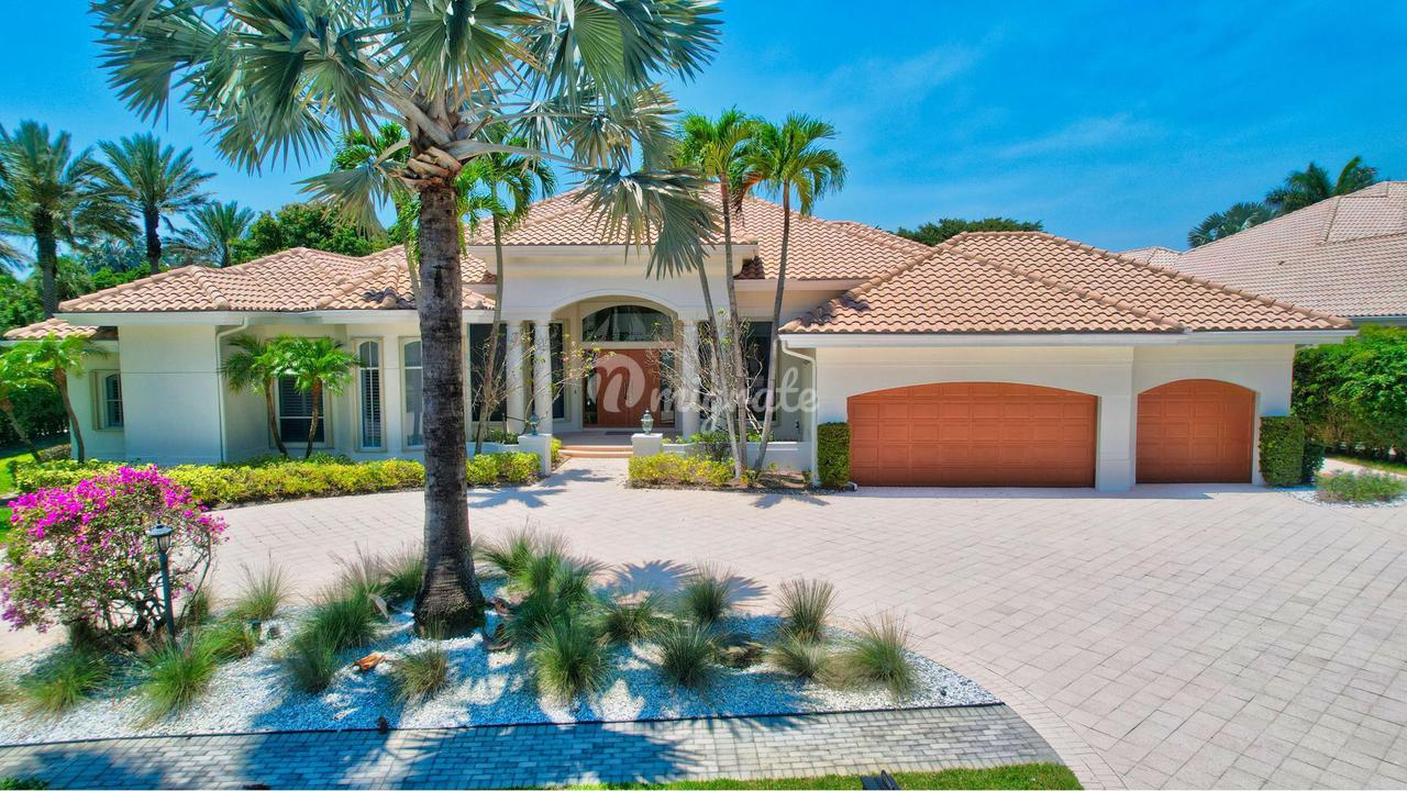 Вилла в 17699 Lake Estates Drive - Boca Raton, Florida