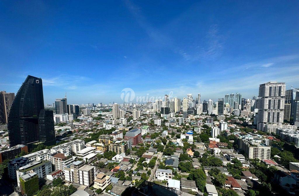 1 спален Кондо на продажу в The Esse Sukhumvit 36 (The Esse Sukhumvit 36)