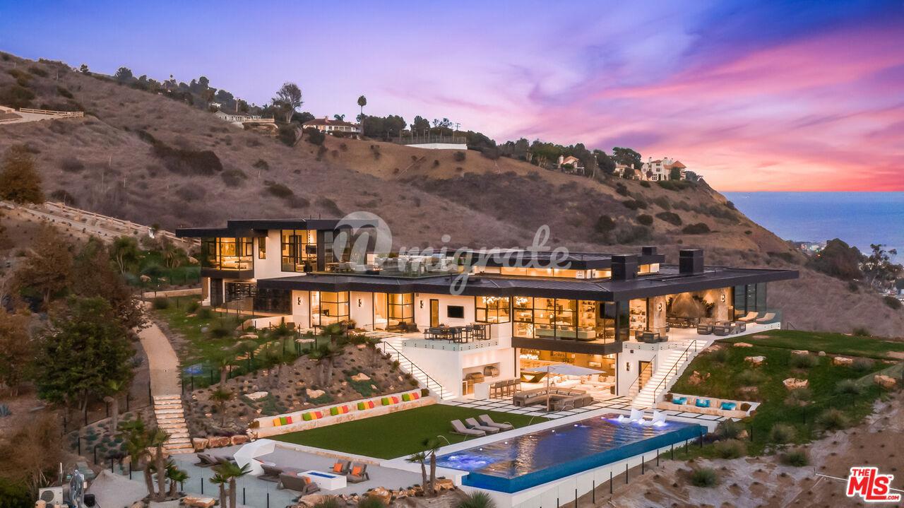 Вилла в 5012 CARBON BEACH Ter - Malibu, California