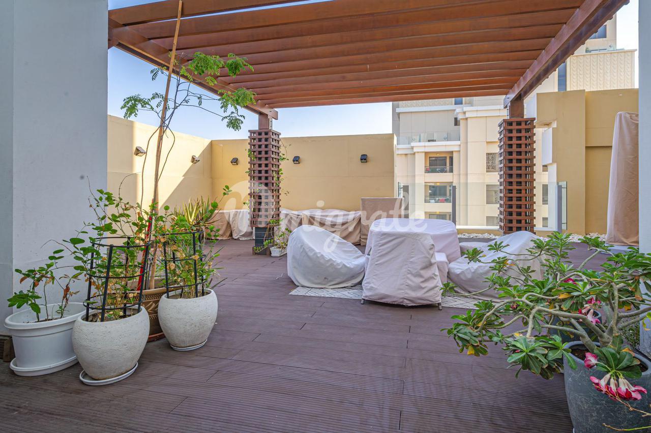 Пентхаус с 4 спальнями в Amwaj (4BR Penthouse in Amwaj)