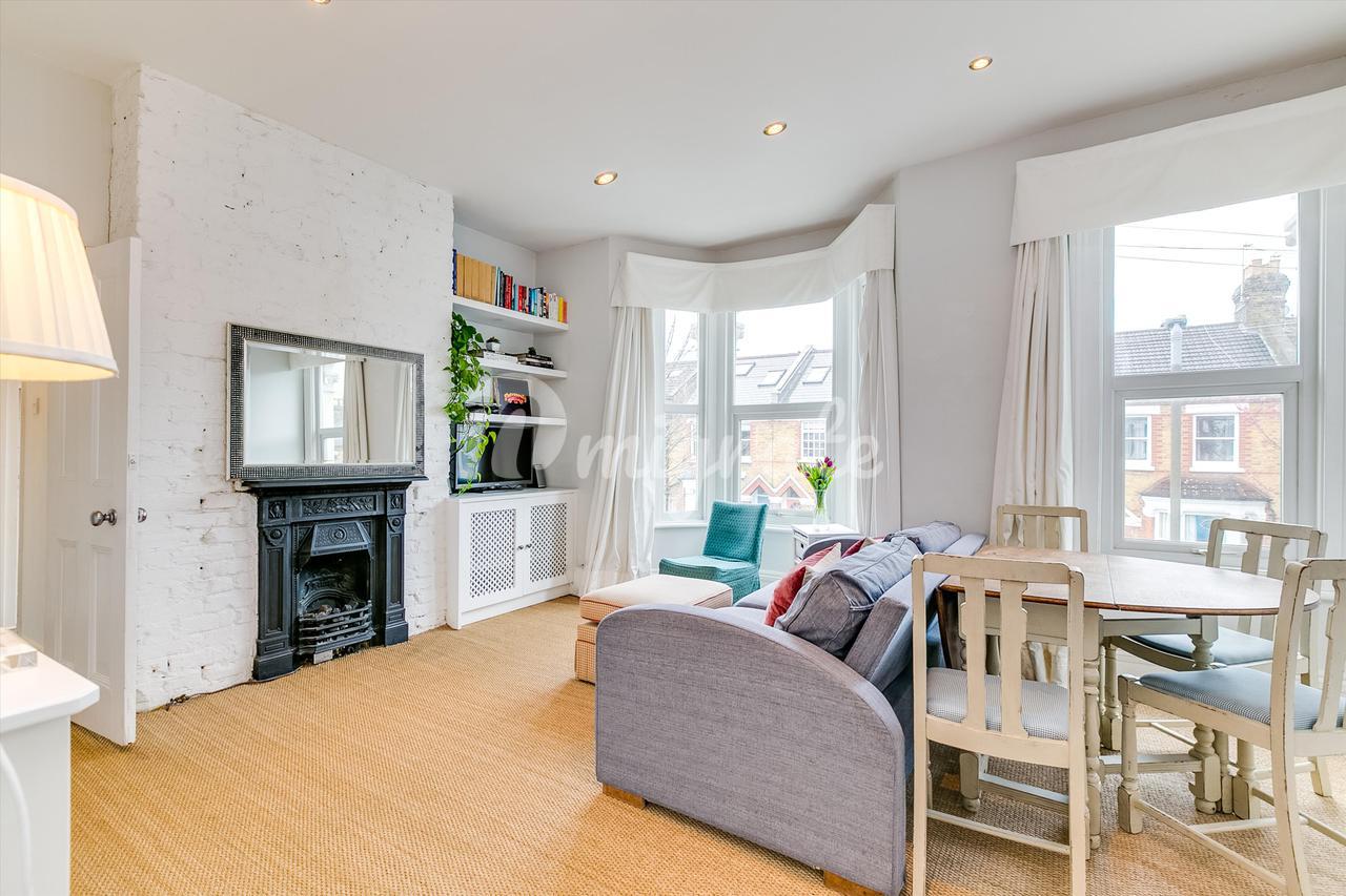 Квартира в Inman Road, Earlsfield, SW18