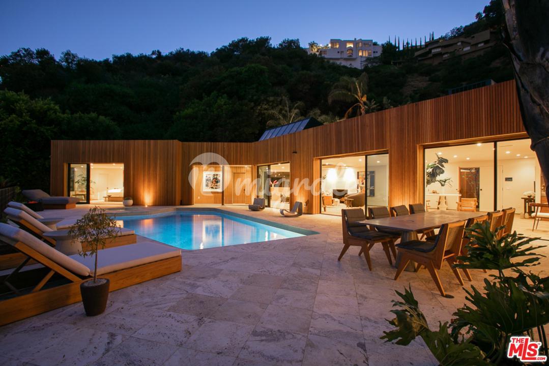 Современная вилла на бульваре Сансет на Голливудских холмах