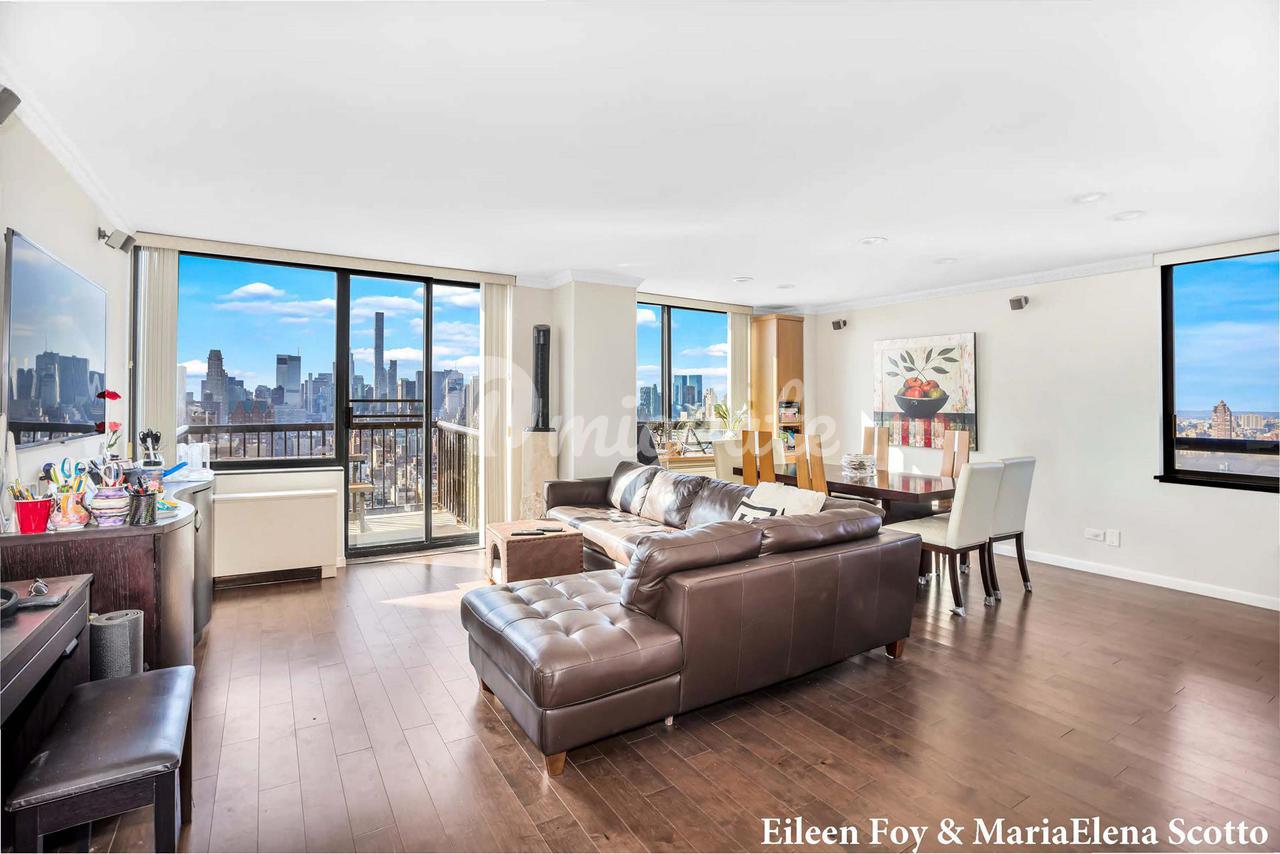 Кондоминиум в Evans Tower, 171 E 84TH ST, 36E - Upper East Side, New York