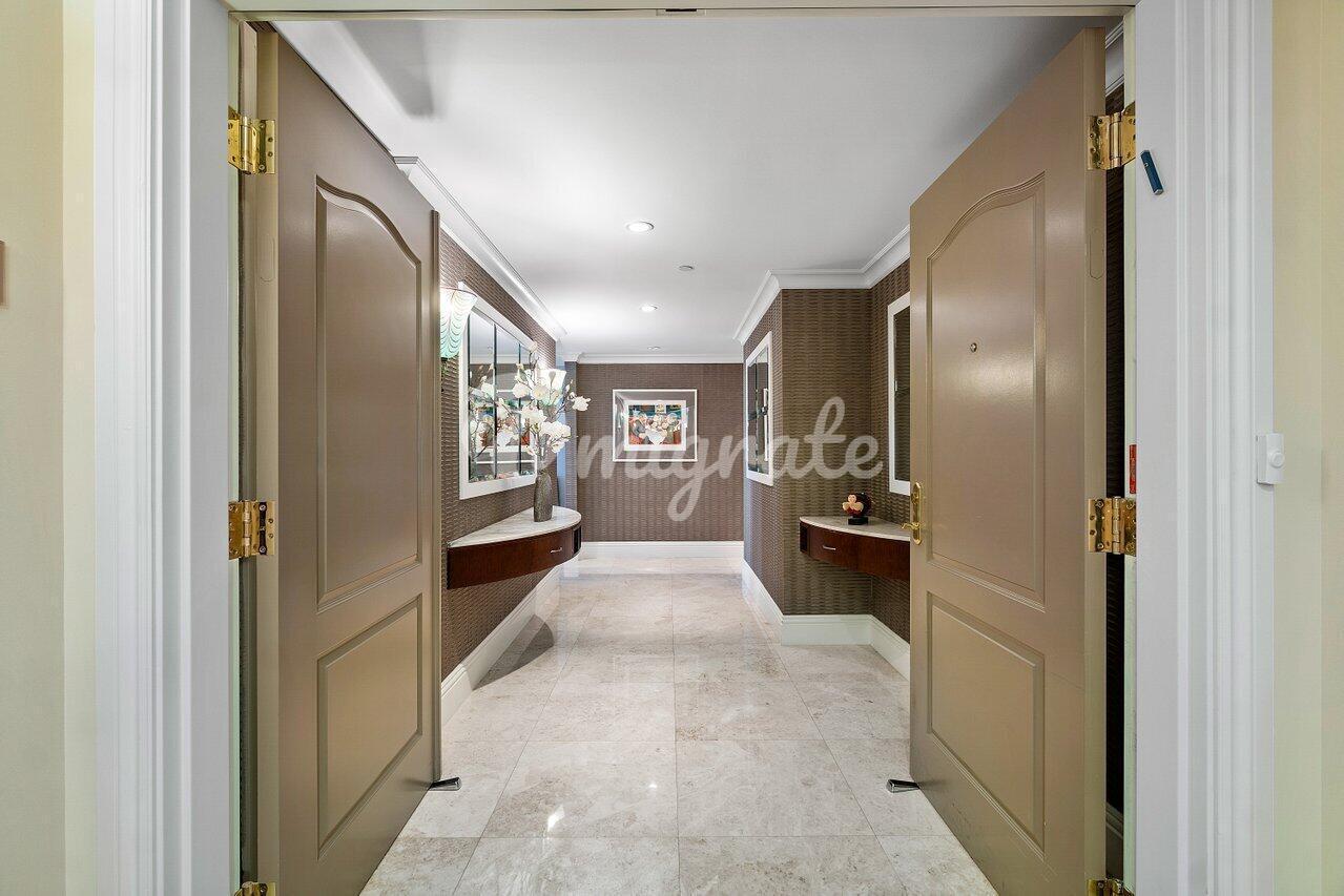 Кондоминиум в 200 E Palmetto Park Road, 705 - Boca Raton, Florida