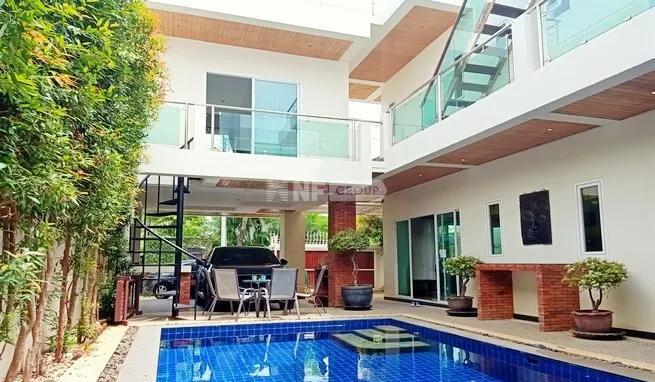3 Bedrooms 1 Office 4 Bathrooms Pool Villa in Soi Naya Nai Harn