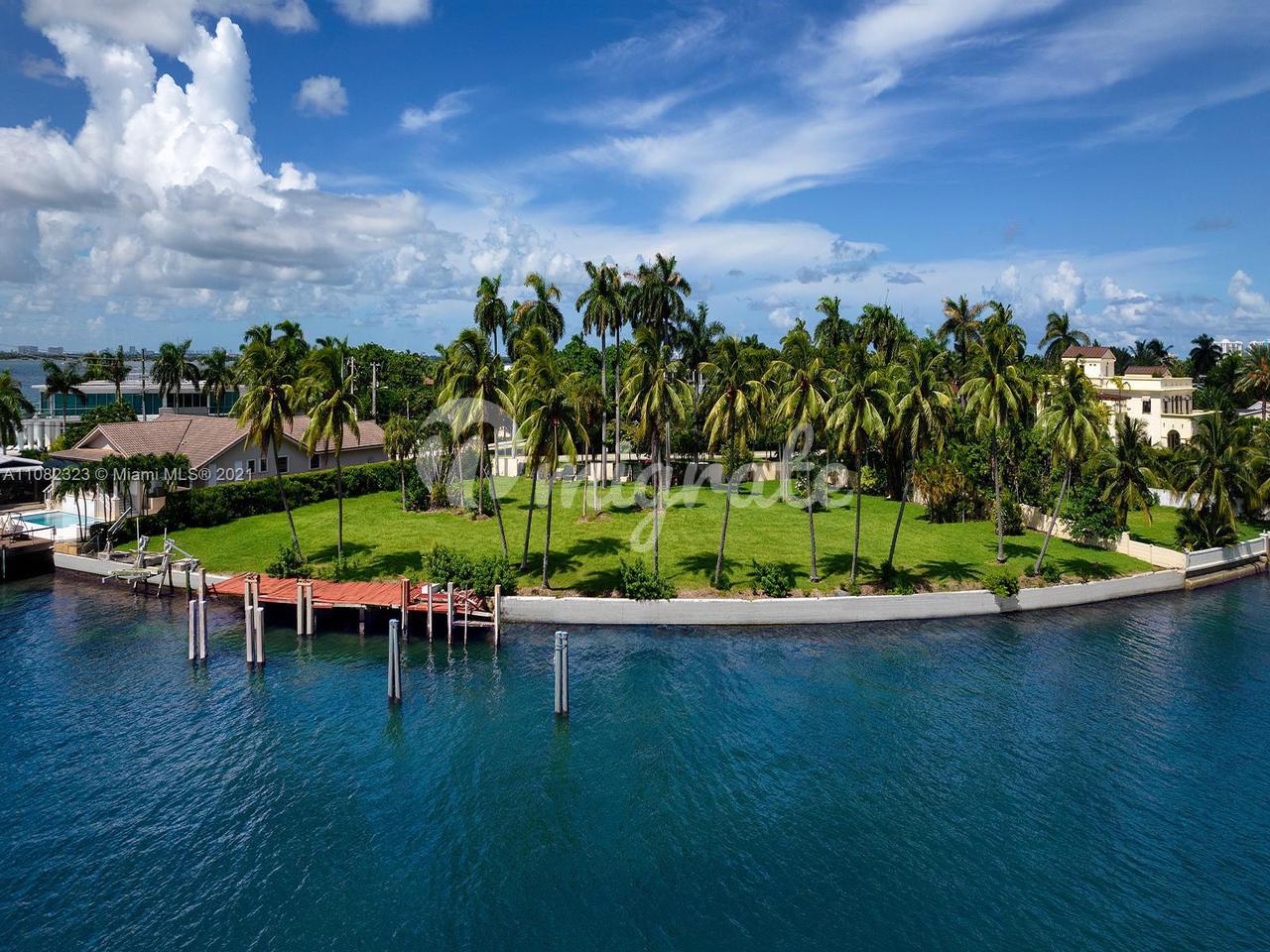 Земельный участок в 1230 S Venetian Way  - Miami, Florida