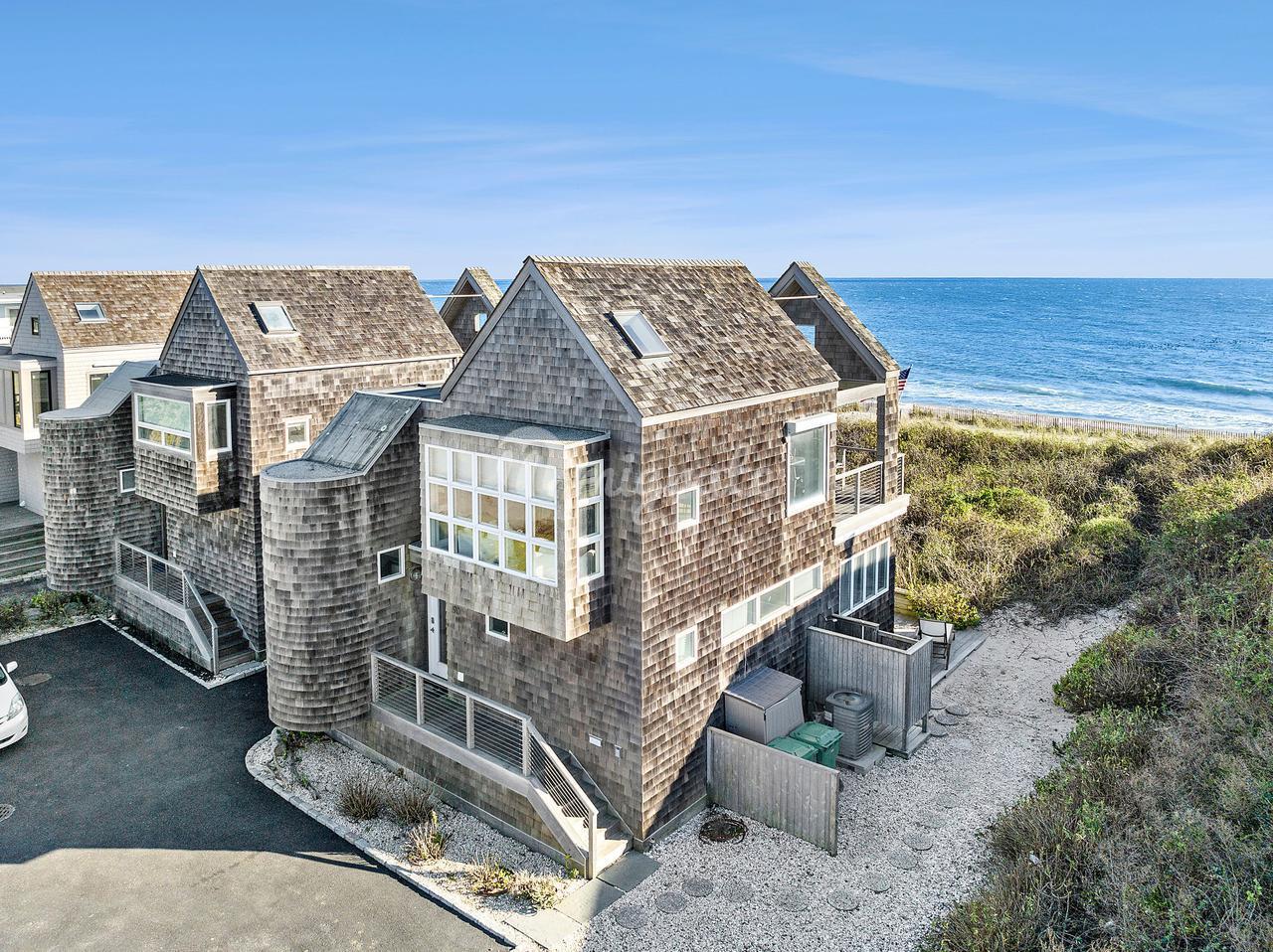 Кондоминиум в 90 South Emerson Ave - Montauk, New York