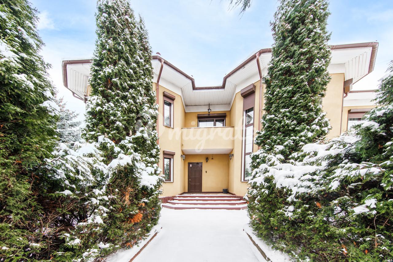 Загородный 🏠 дом 512 м² в поселке Картмазово на Киевском шоссе, цена € ...