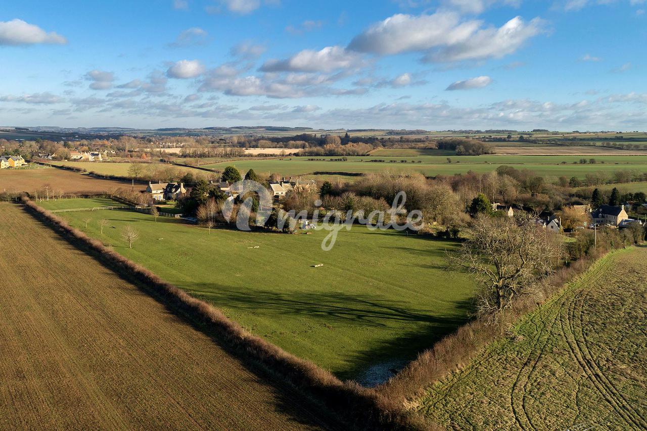 Продажа - Вилла в Upper Milton, Milton-under-Wychwood, Chipping Norton,  Oxfordshire, OX7 - Chipping Norton в Великобритании, цена € 2 832 234 |  KF.expert