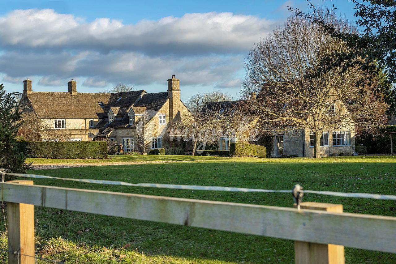 Продажа - Вилла в Upper Milton, Milton-under-Wychwood, Chipping Norton,  Oxfordshire, OX7 - Chipping Norton в Великобритании, цена € 2 832 234 |  KF.expert