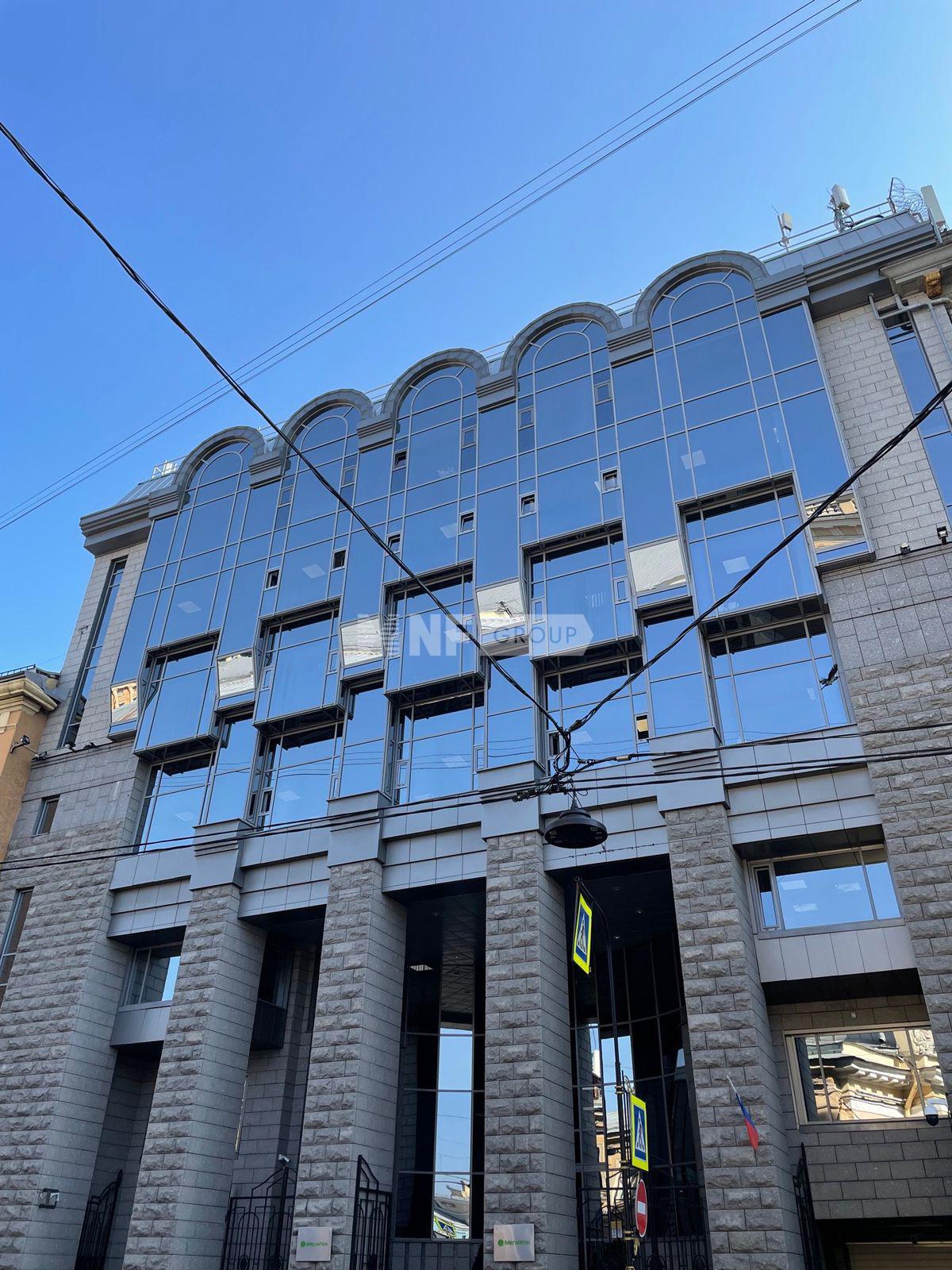 Караванная, 10 (Karavannaya, 10)