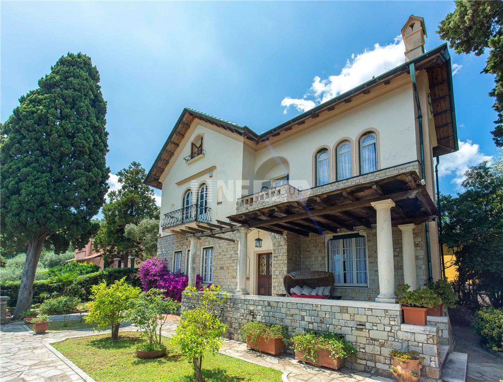 Роскошная вилла на побережье в Санта-Маргерите