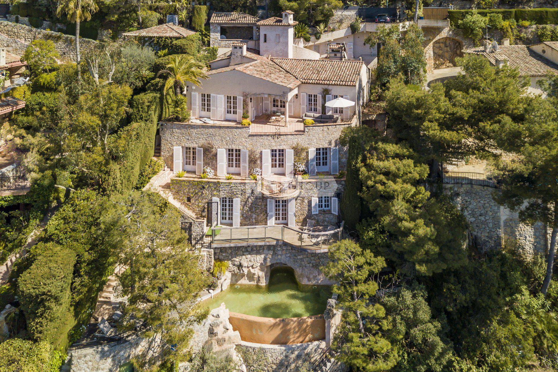 Роскошная вилла на Сен-Жан-Кап-Ферра