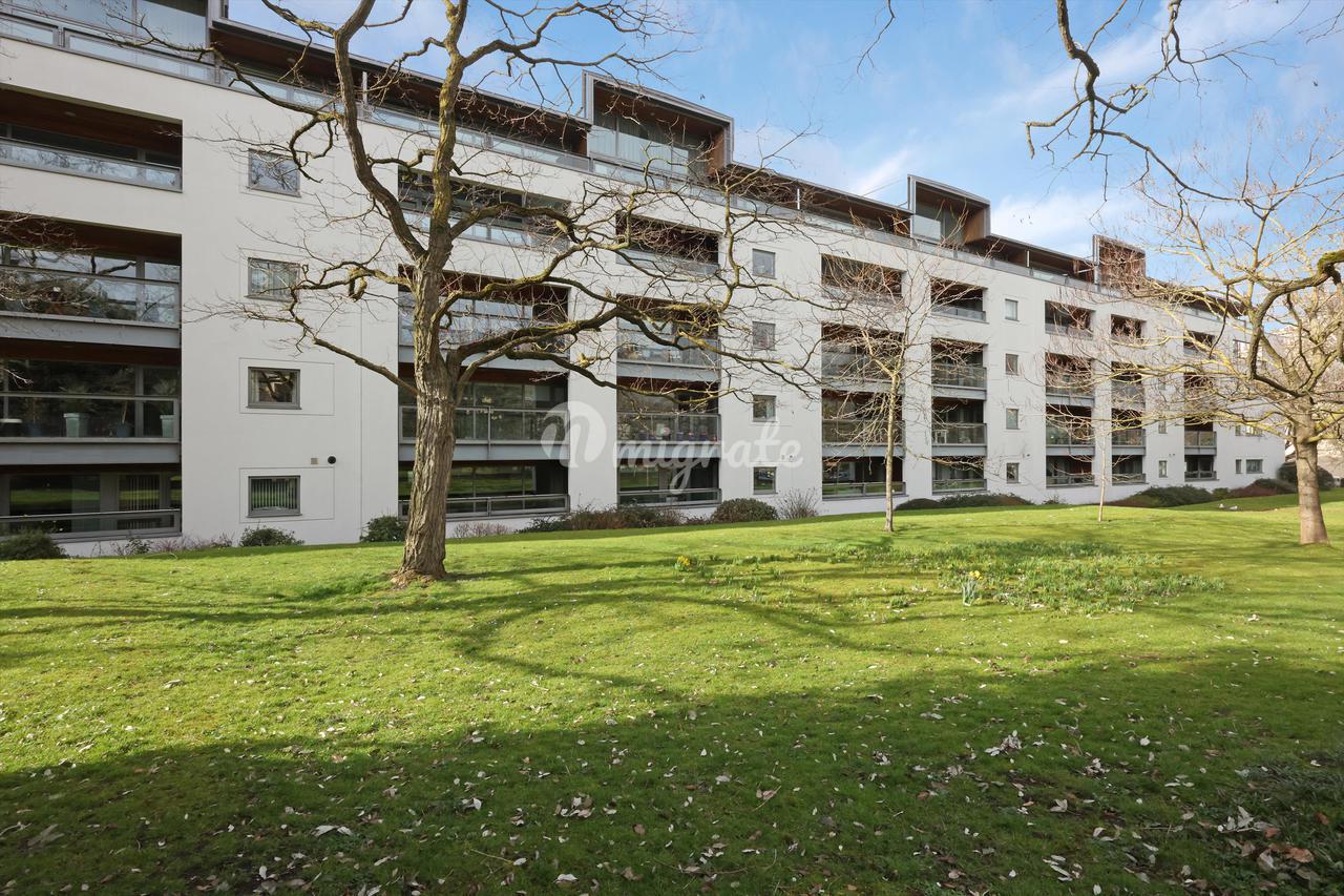 Квартира в Century Court, Montpellier Grove, Cheltenham, Gloucestershire, GL50