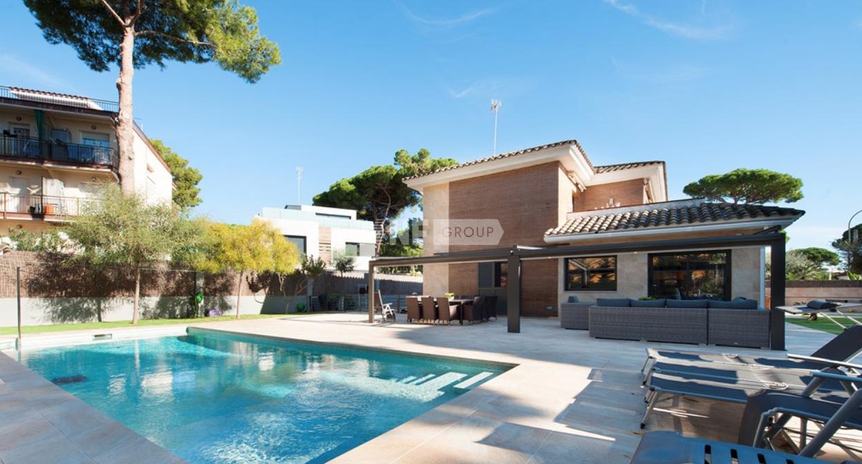 Дом в Кастельдефельс