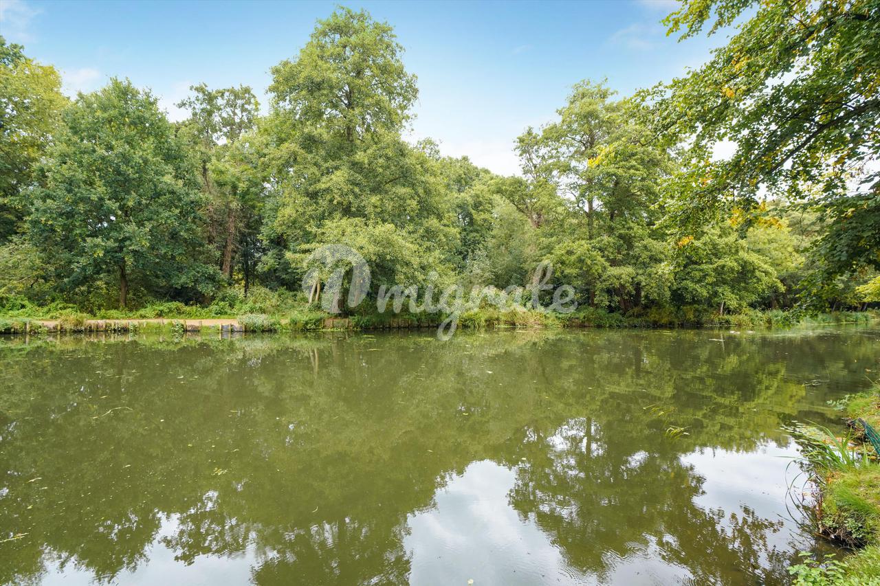 Вилла в Wey Road, Weybridge, Surrey, KT13