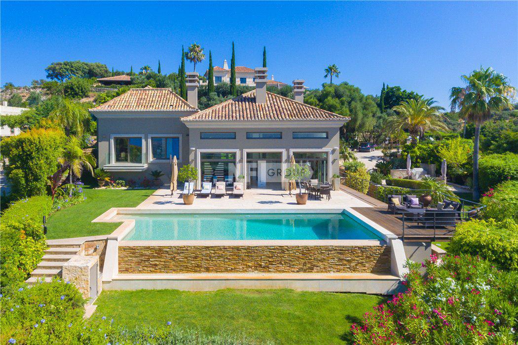 Уникальная вилла с видом на море