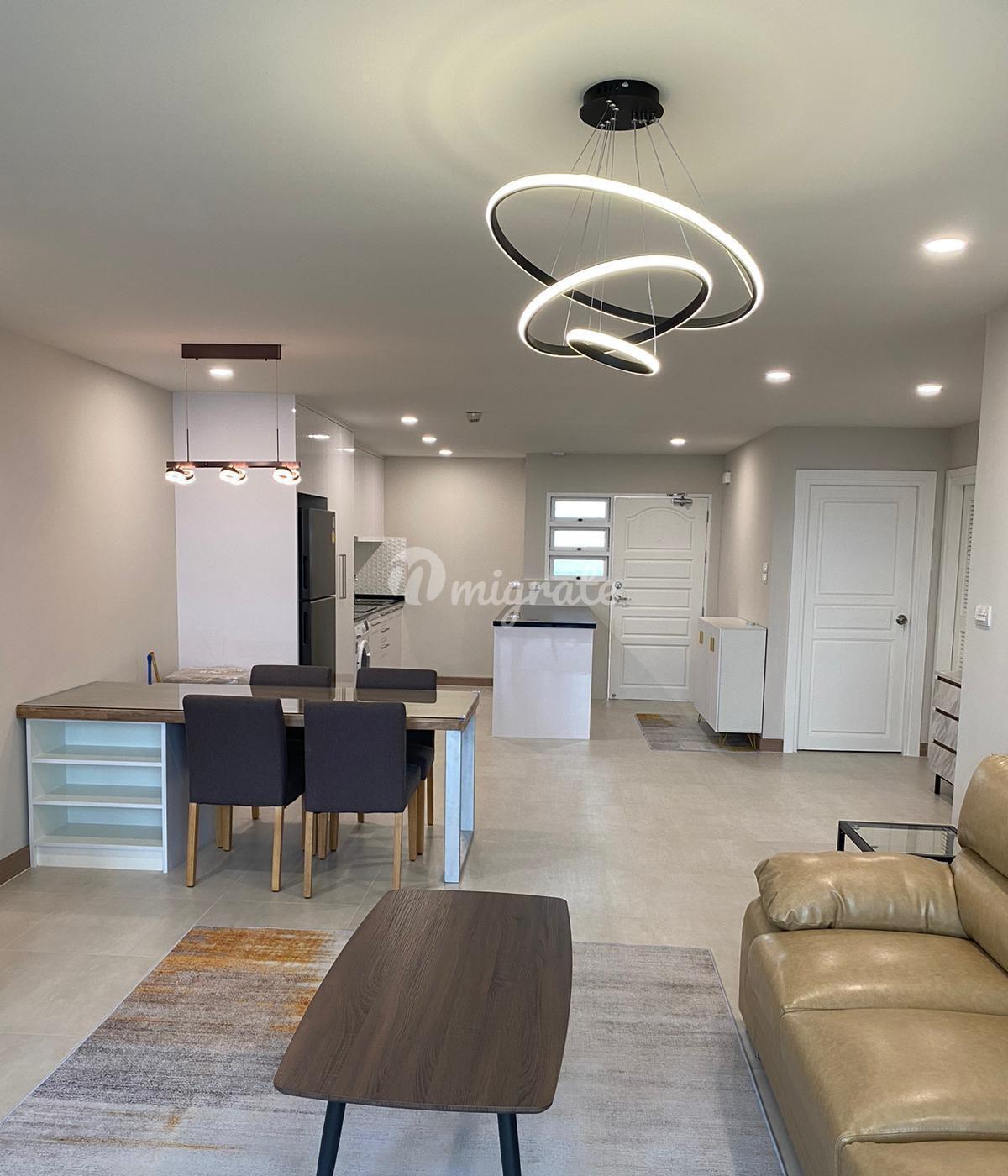 2 спален Кондо на продажу в Supalai Place (Supalai Place)