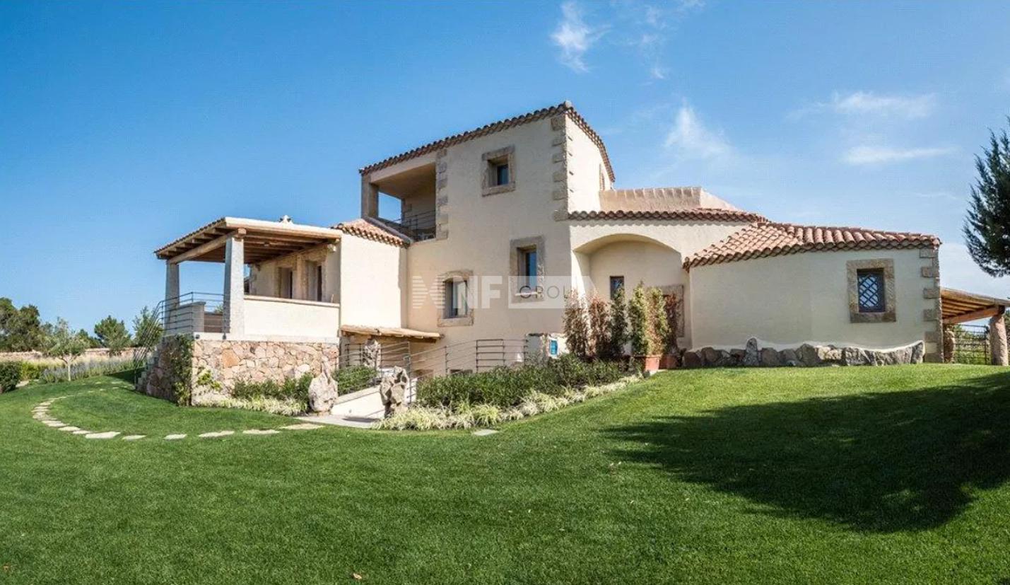 Роскошная вилла на Сардинии (Knight Frank 25.07.23)