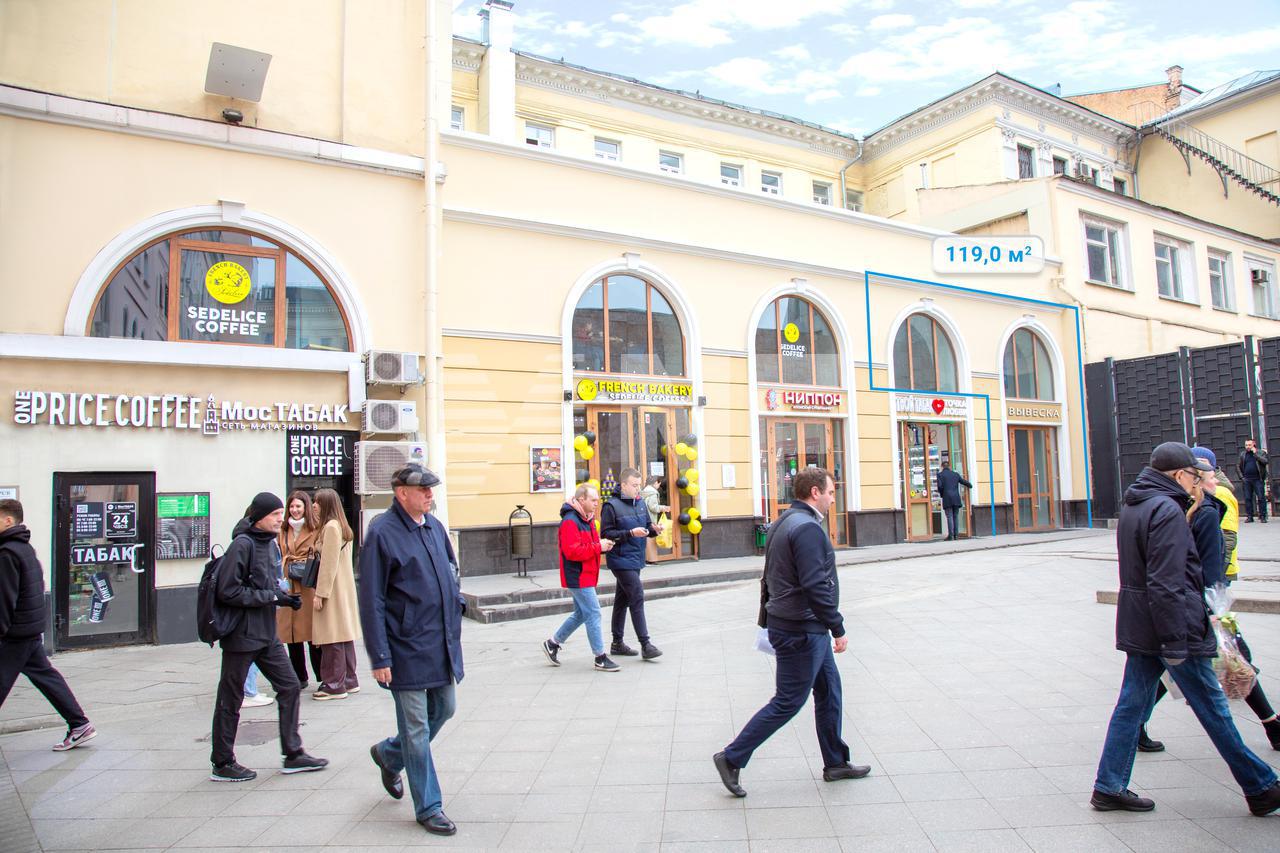 Торговое помещение 98.0 м² рядом с метро Кузнецкий мост, Рождественка ул., д.  6/9/20, стр. 1 - аренда без посредников