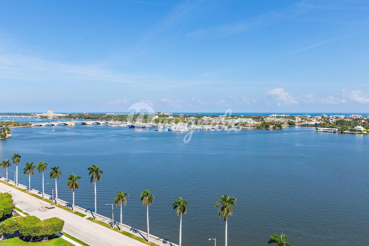 Кондоминиум в 1801 S Flagler Drive, 1704 - West Palm Beach, Florida