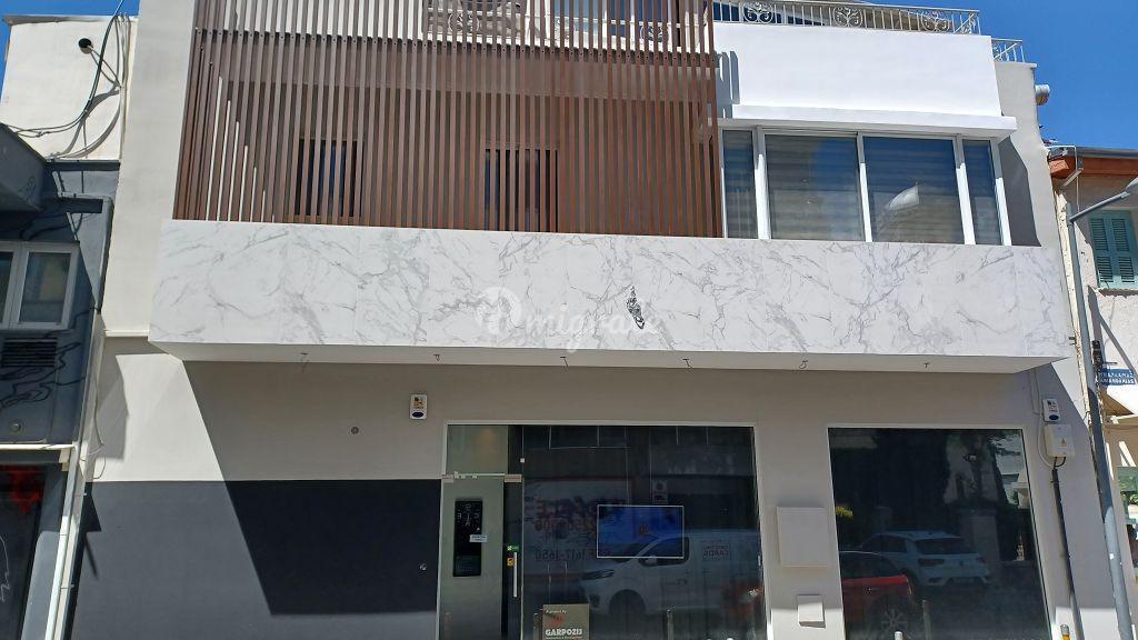 Здание в Центре Города, Лимассол
 (Building In Town Center, Limassol)