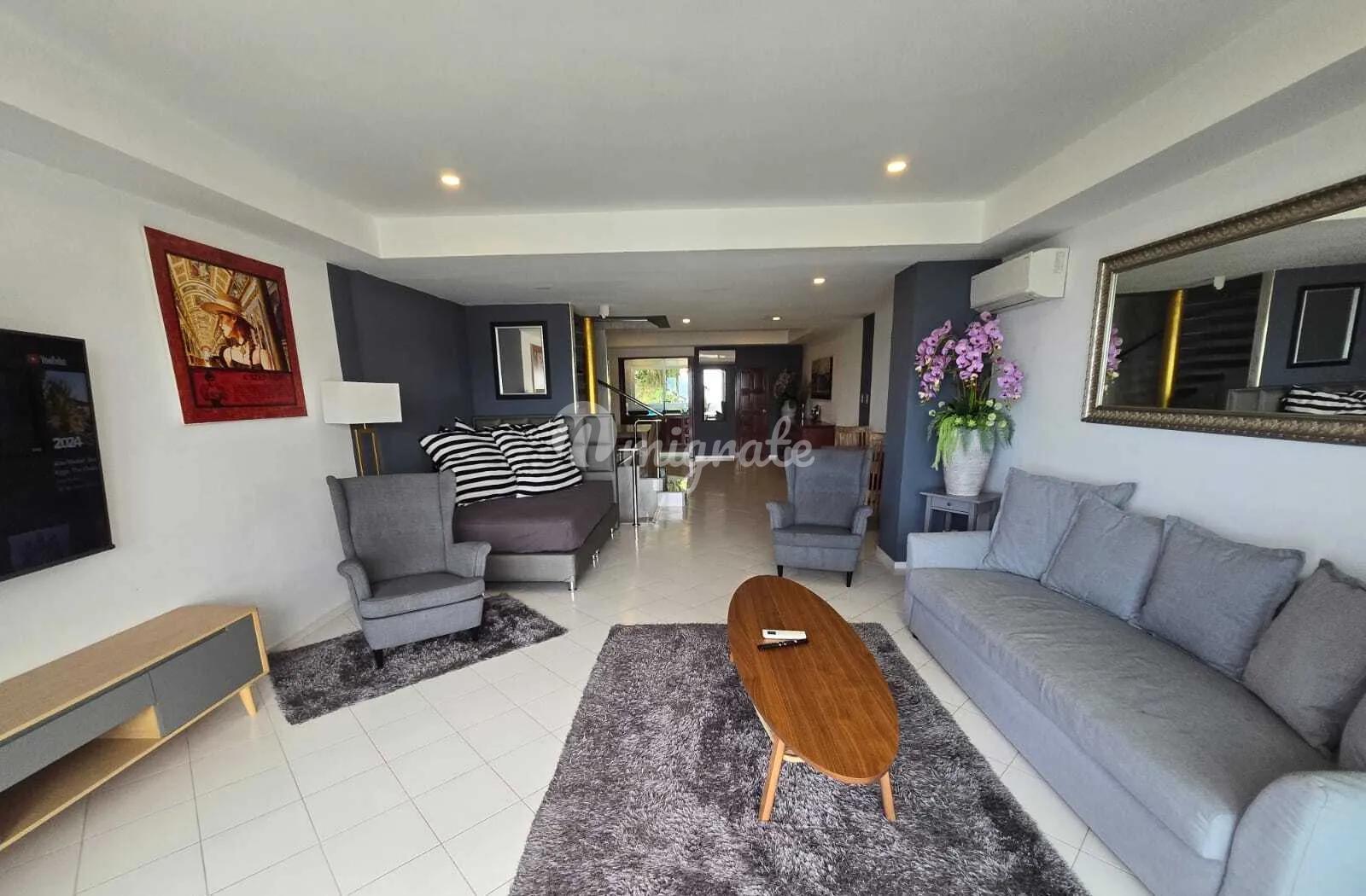 3 спален Дом на продажу (Seaview 3 Bedrooms Townhouse in Patong)