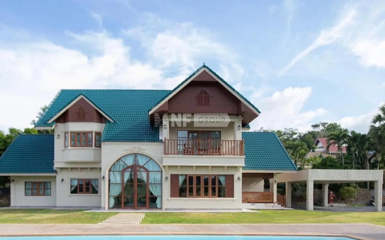 Newly Renovated Resort-Style Private Villa in Chalong