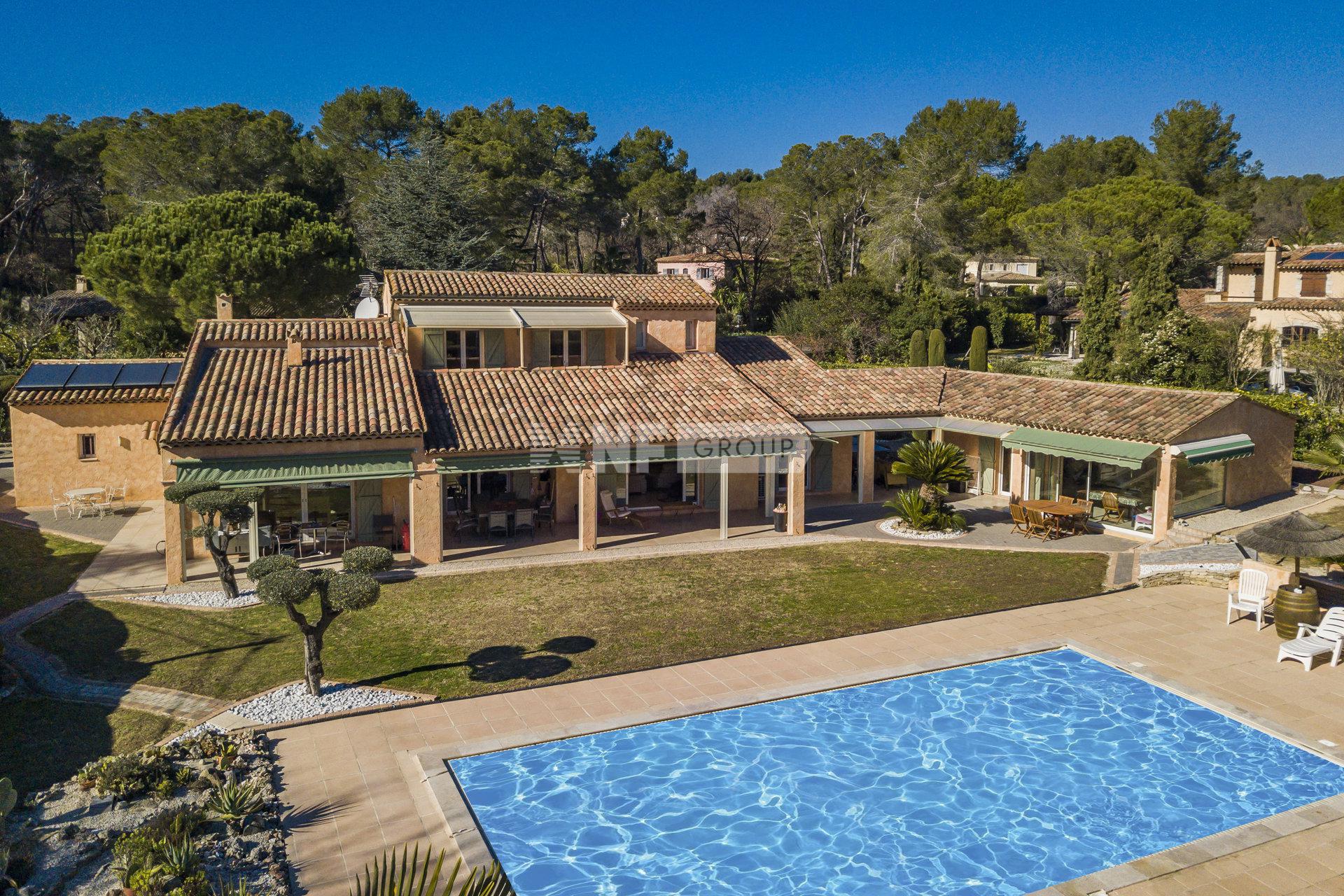 Вилла с собственным садом в Мужене (7472)