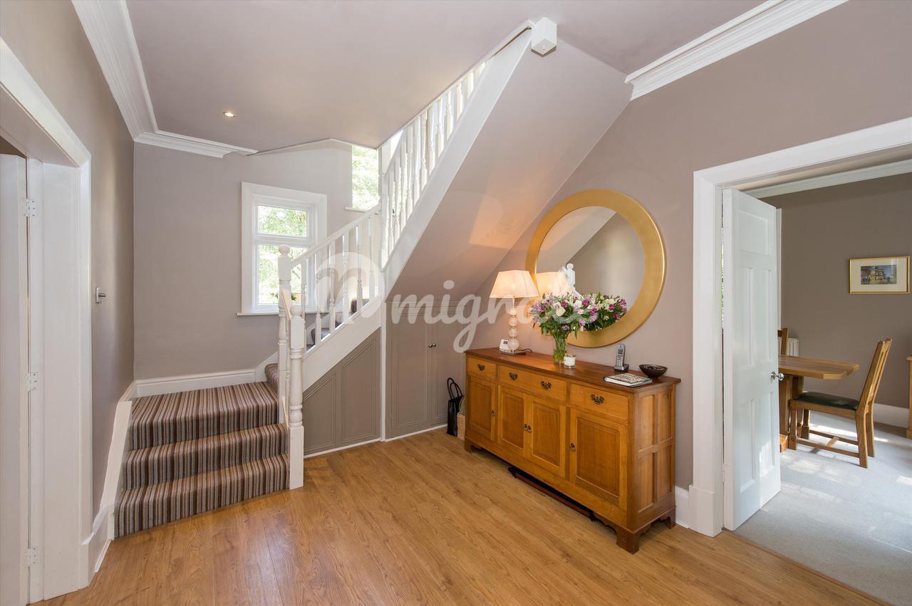 Вилла в Langcliffe Avenue, Harrogate, North Yorkshire, HG2