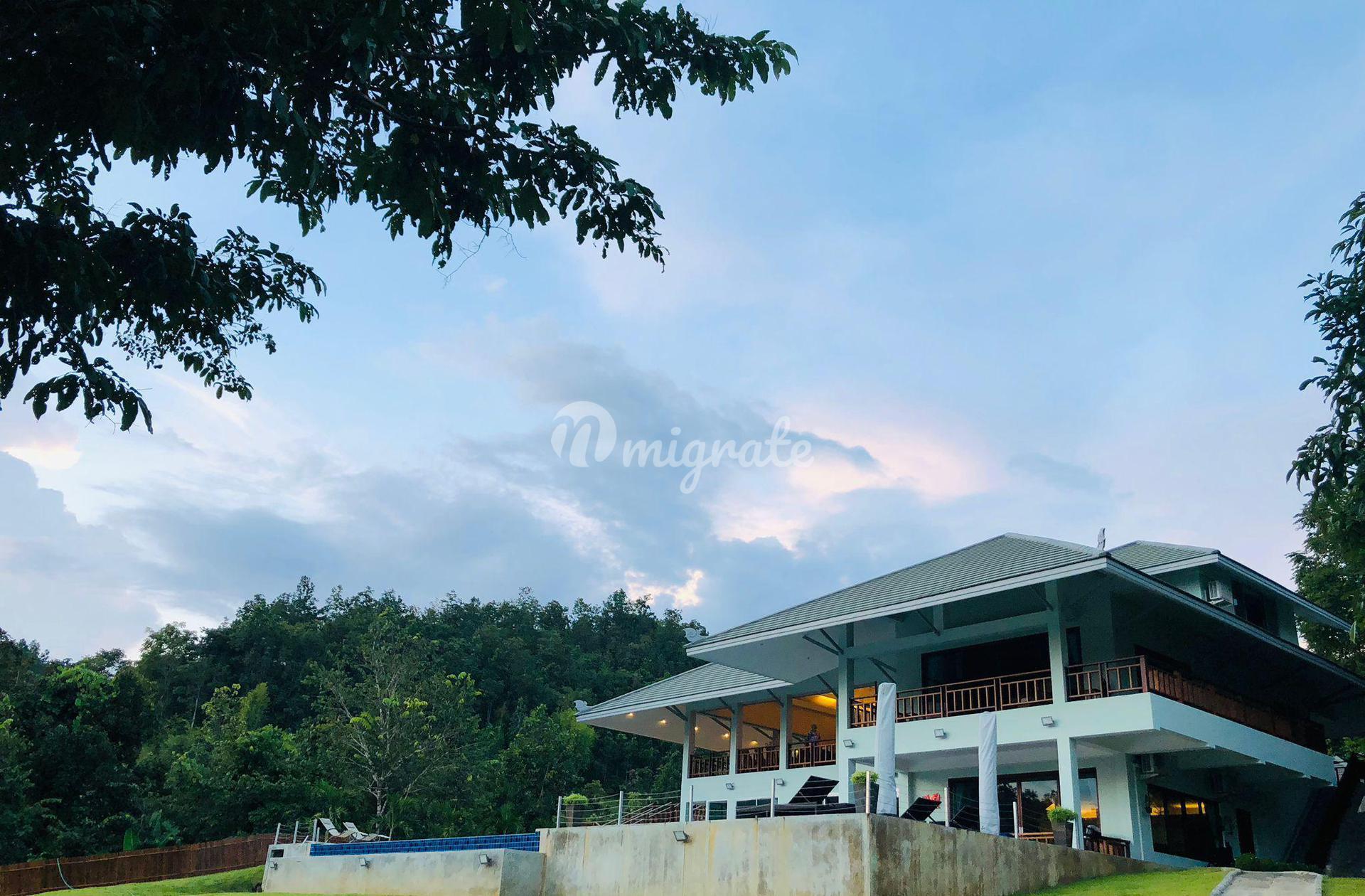 Земельный участок на продажу (27​ Rai Huge Land with Luxury Villa​ Plus​ Two House​ with​ mountain​ views​)