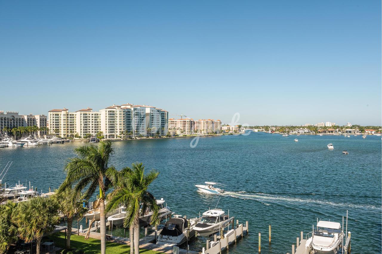 Кондоминиум в 875 E Camino Real, 6 G - Boca Raton, Florida