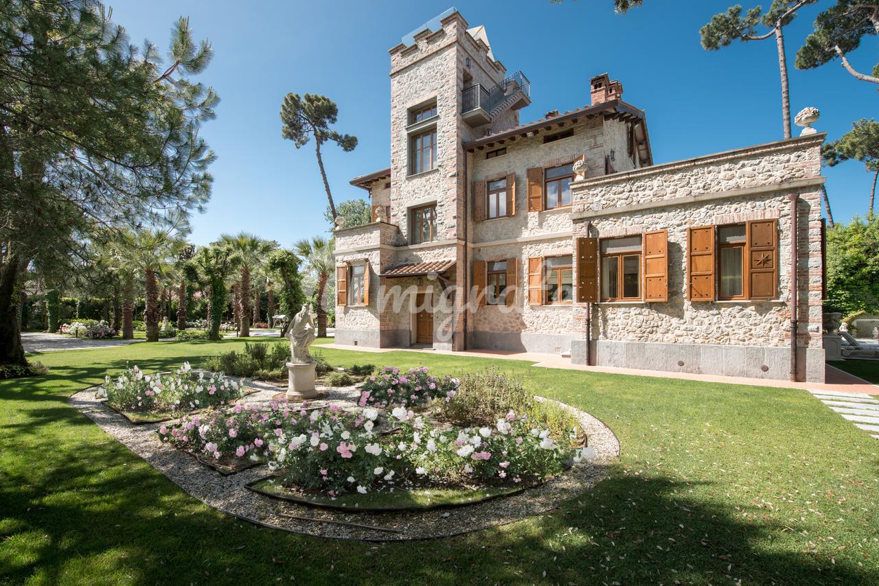 Вилла в Форте-деи-Марми