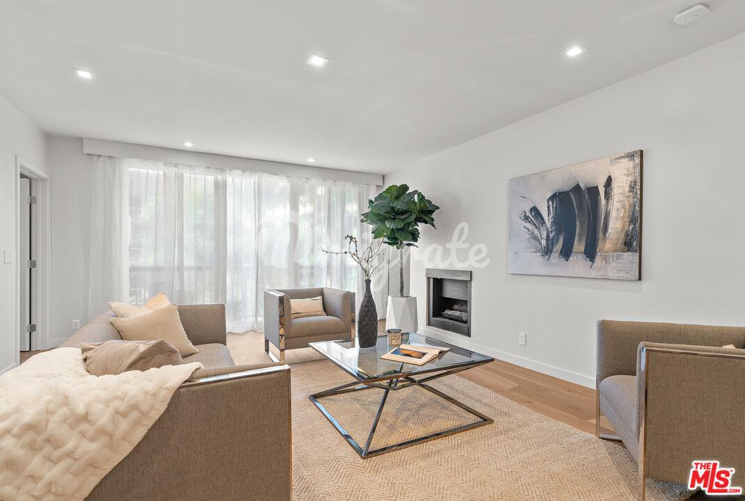 Кондоминиум в 1520 CAMDEN Ave, 201 - Westwood / Century City, California