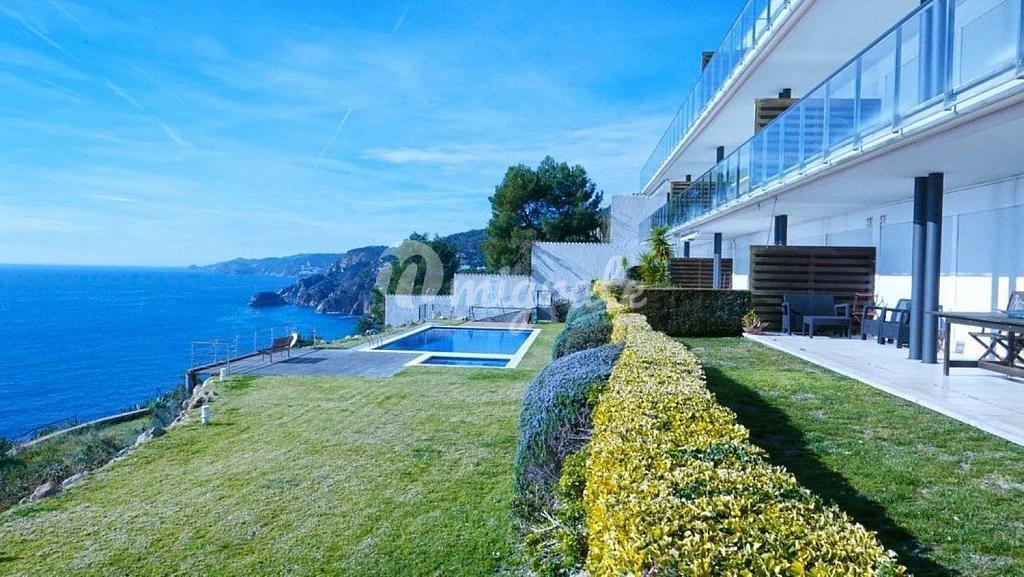 Квартира в Сан-Фелью-де-Гишольс