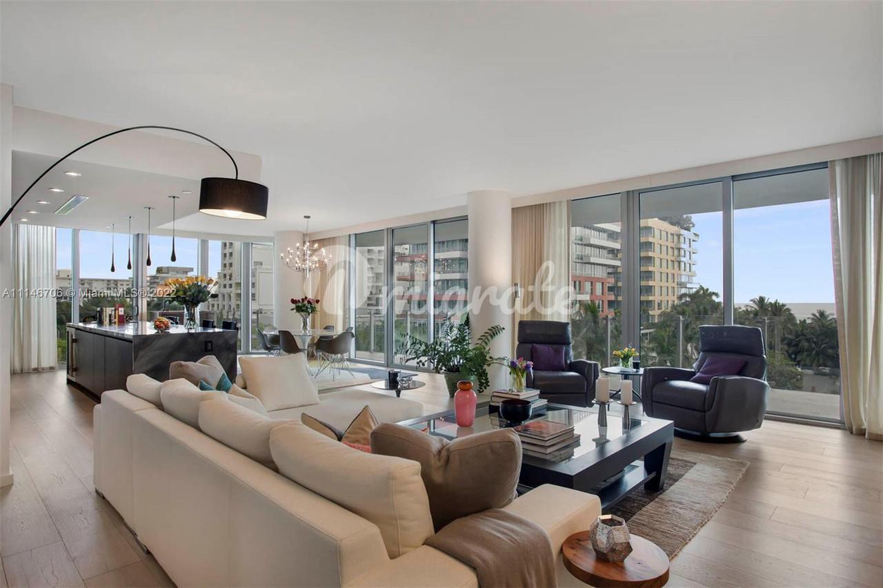 Кондоминиум в 1  Collins Ave , 508 - Miami Beach, Florida