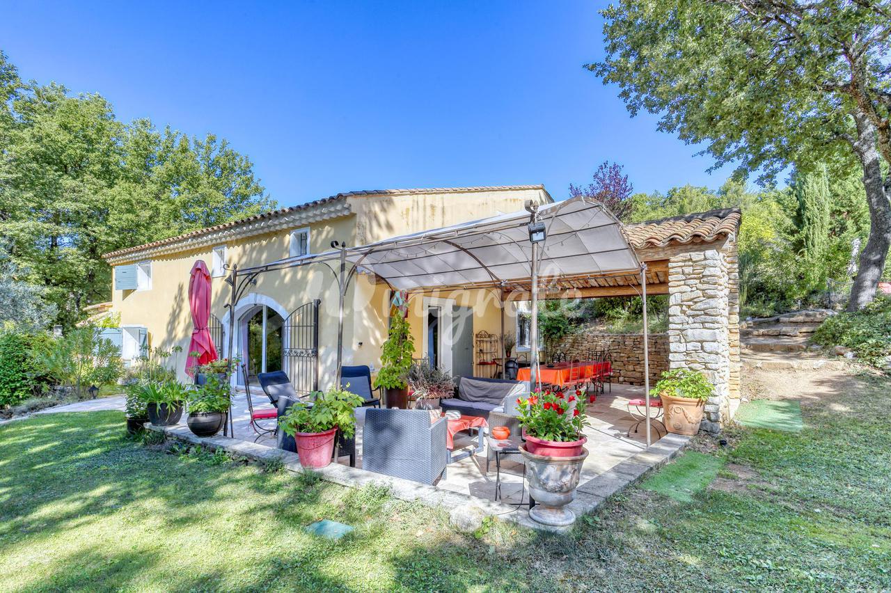 Вилла в 84400 Apt, Vaucluse, Provence-Alpes-Côte d`Azur