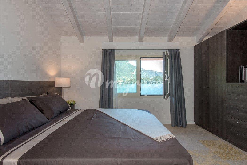 Вилла в Lezzeno, Como, Lombardia